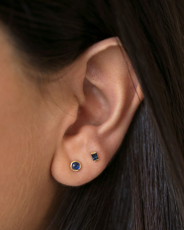 Sapphire Baguette Stud Earring - Image 3