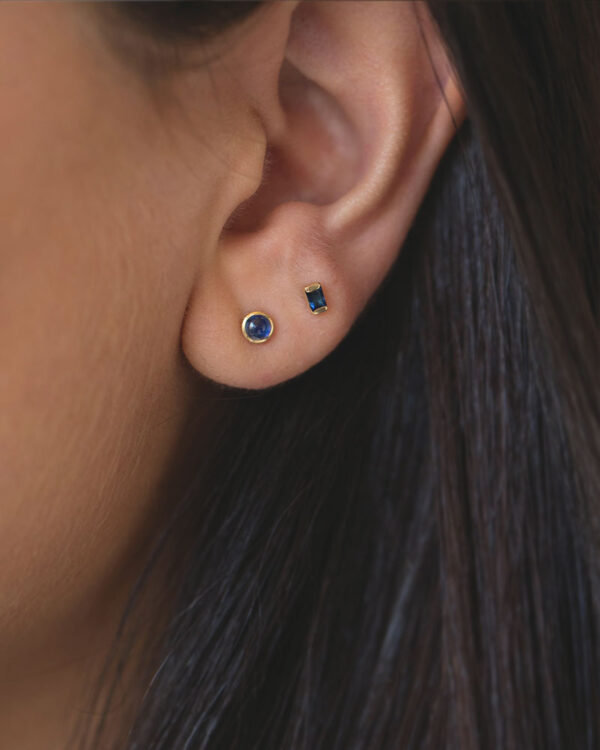 Cabochon Sapphire Stud Earring - Image 2